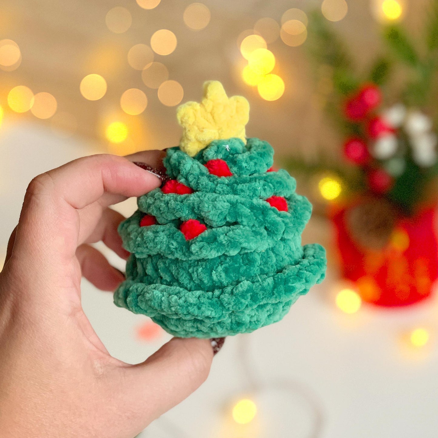 Christmas Tree Keychain Crochet Pattern - Low Sew