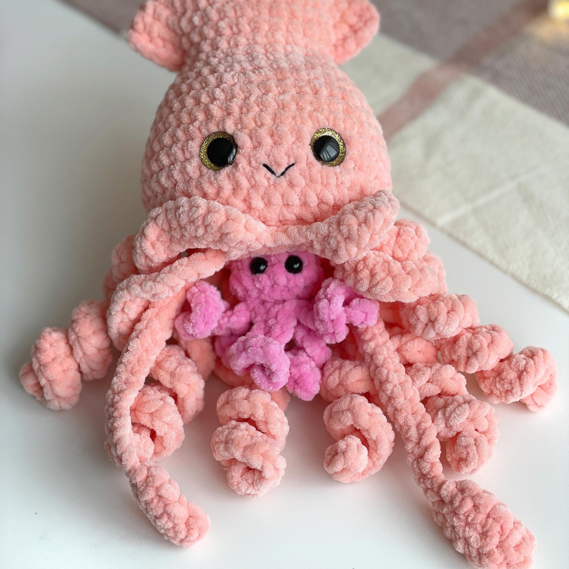Squid CROCHET PATTERN 4 Styles: Mom, Dad, Keychain & Baby Squid, No Sew Amigurumi plushies, Cute Stuffed Animal, Easy Beginner Tutorial PDF