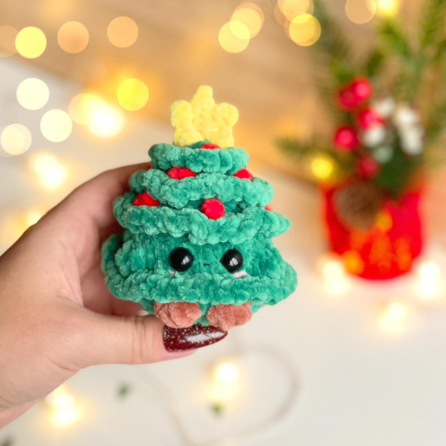 Christmas Tree Keychain Crochet Pattern - Low Sew