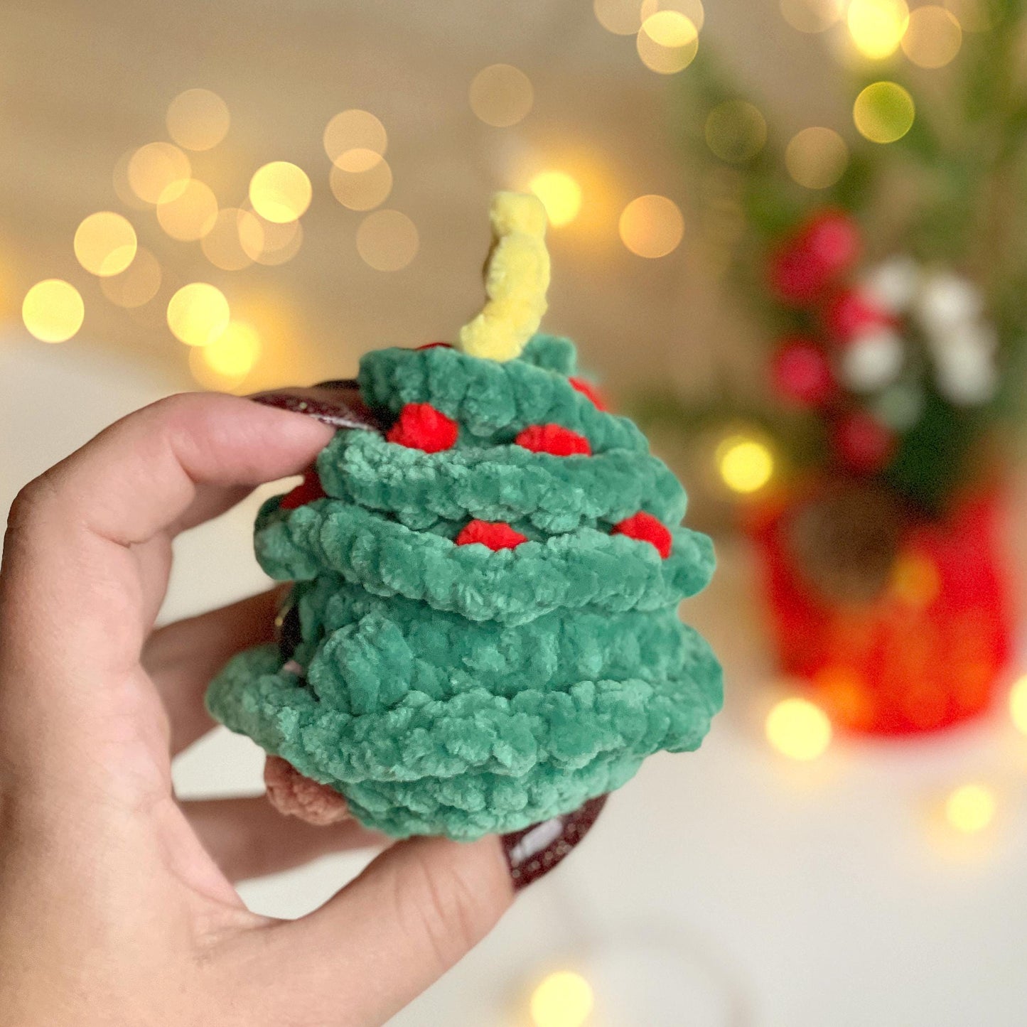 Christmas Tree Keychain Crochet Pattern - Low Sew