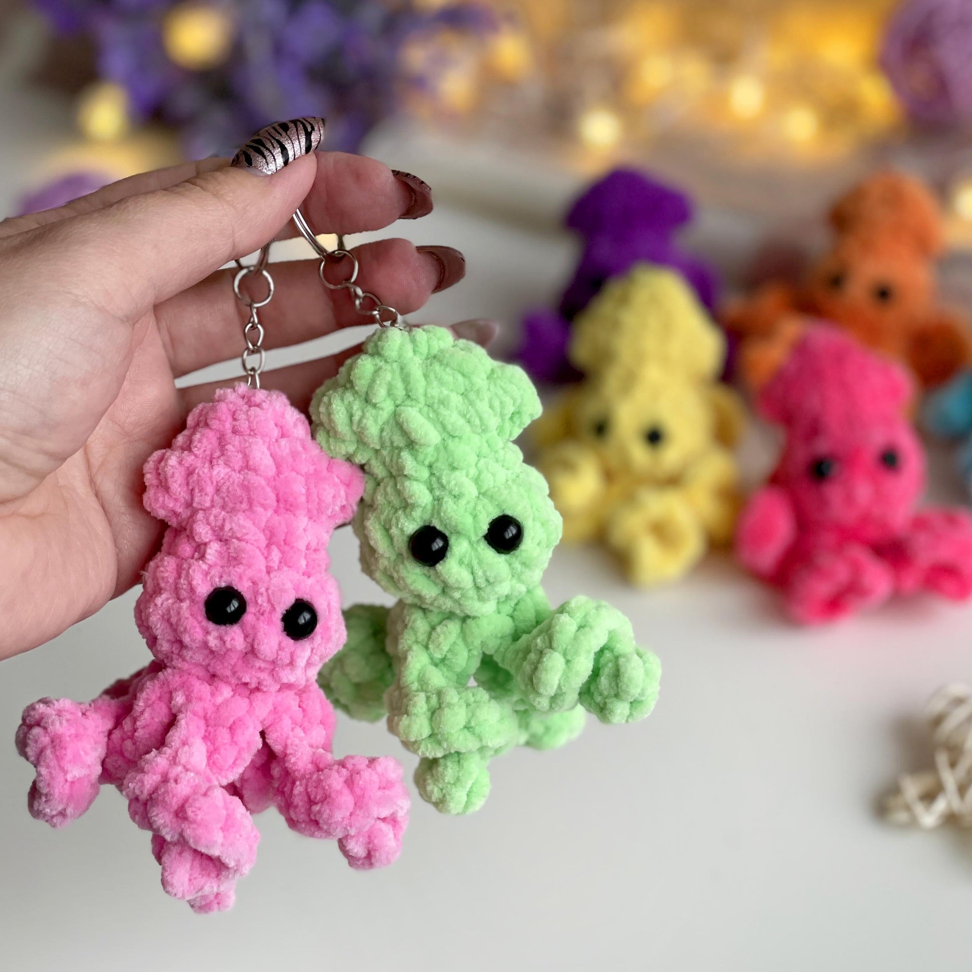 Crochet Squid Keychain PATTERN, No Sew Amigurumi plushie, Baby Octopus Keyring, Small Bag Charm, Cute mini Toy, Easy Beginners PDF