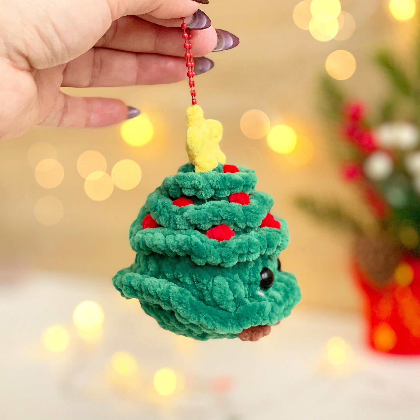 Christmas Tree Keychain Crochet Pattern - Low Sew