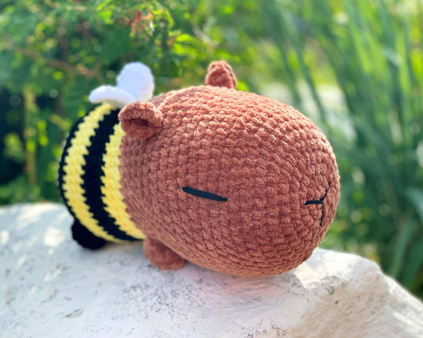 Capybara Bee CROCHET PATTERN - Low Sew