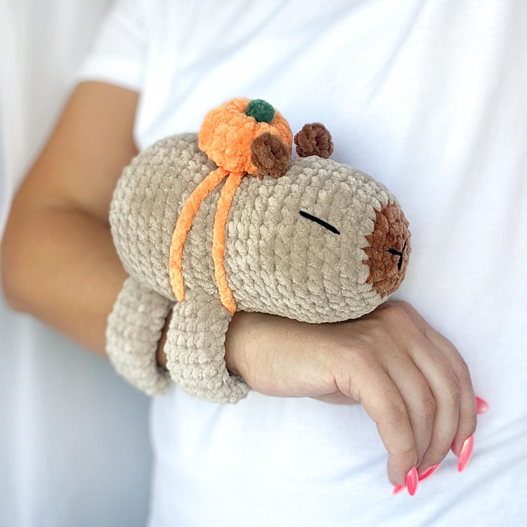Capybara Slap Bracelet CROCHET PATTERN, Low Sew Amigurumi Plushie, Interactive Kid Accessory, Easy PDF Tutorial,Cute Blanket Yarn Animal Toy