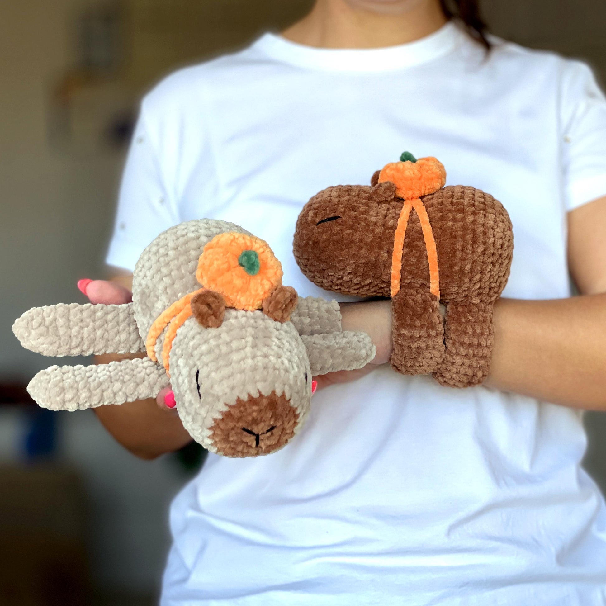 Capybara Slap Bracelet CROCHET PATTERN, Low Sew Amigurumi Plushie, Interactive Kid Accessory, Easy PDF Tutorial,Cute Blanket Yarn Animal Toy