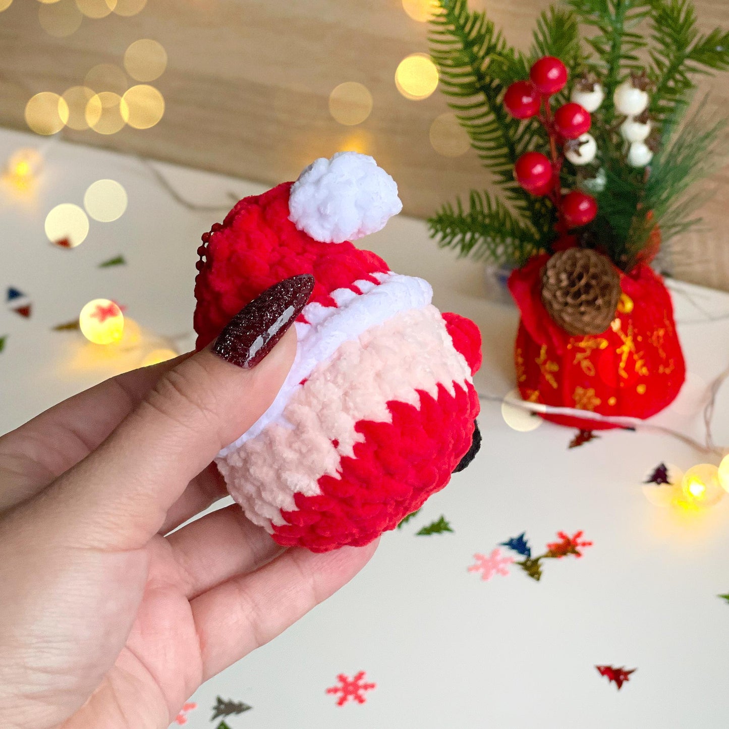 Santa Keychain Crochet Pattern - No Sew