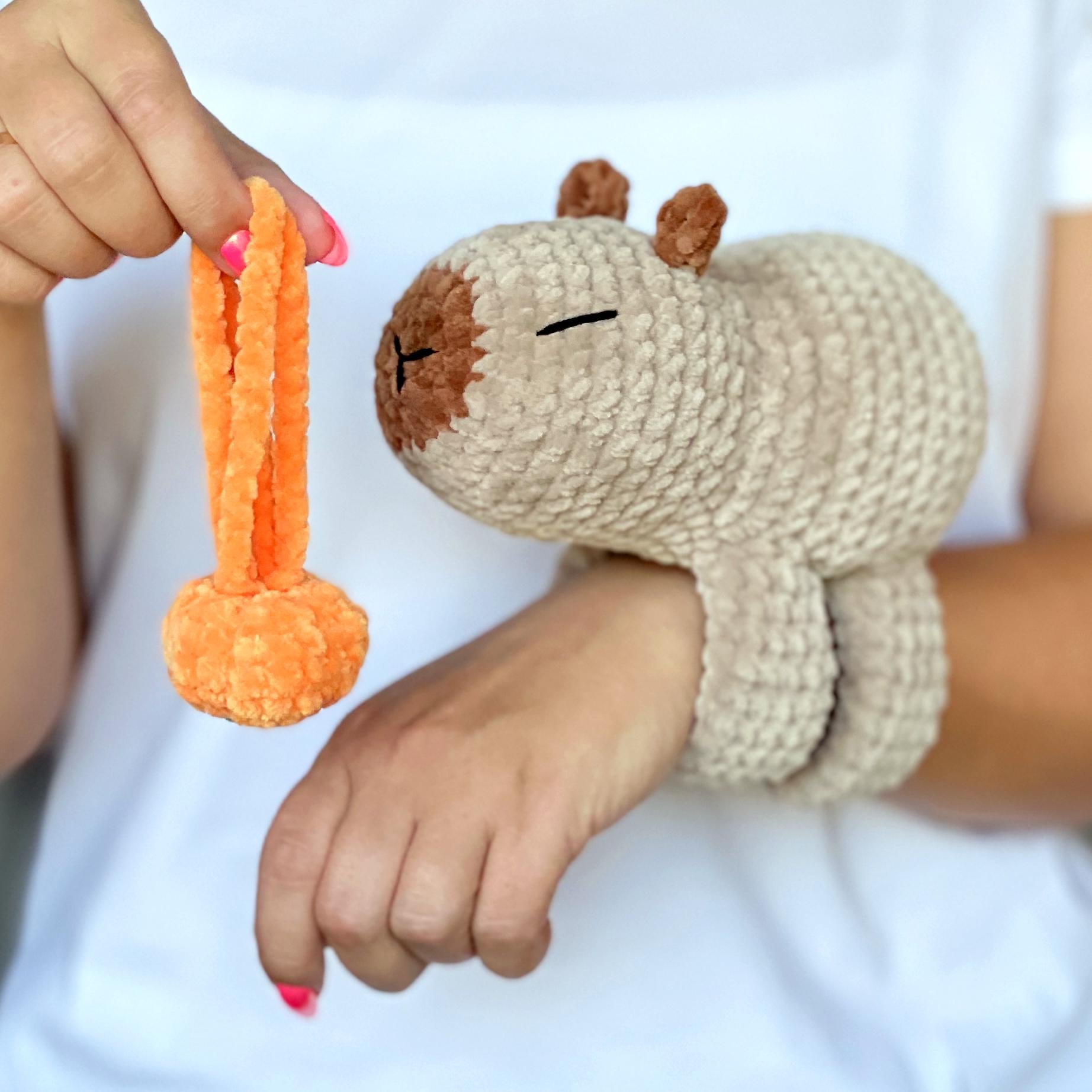 Capybara Slap Bracelet CROCHET PATTERN, Low Sew Amigurumi Plushie, Interactive Kid Accessory, Easy PDF Tutorial,Cute Blanket Yarn Animal Toy
