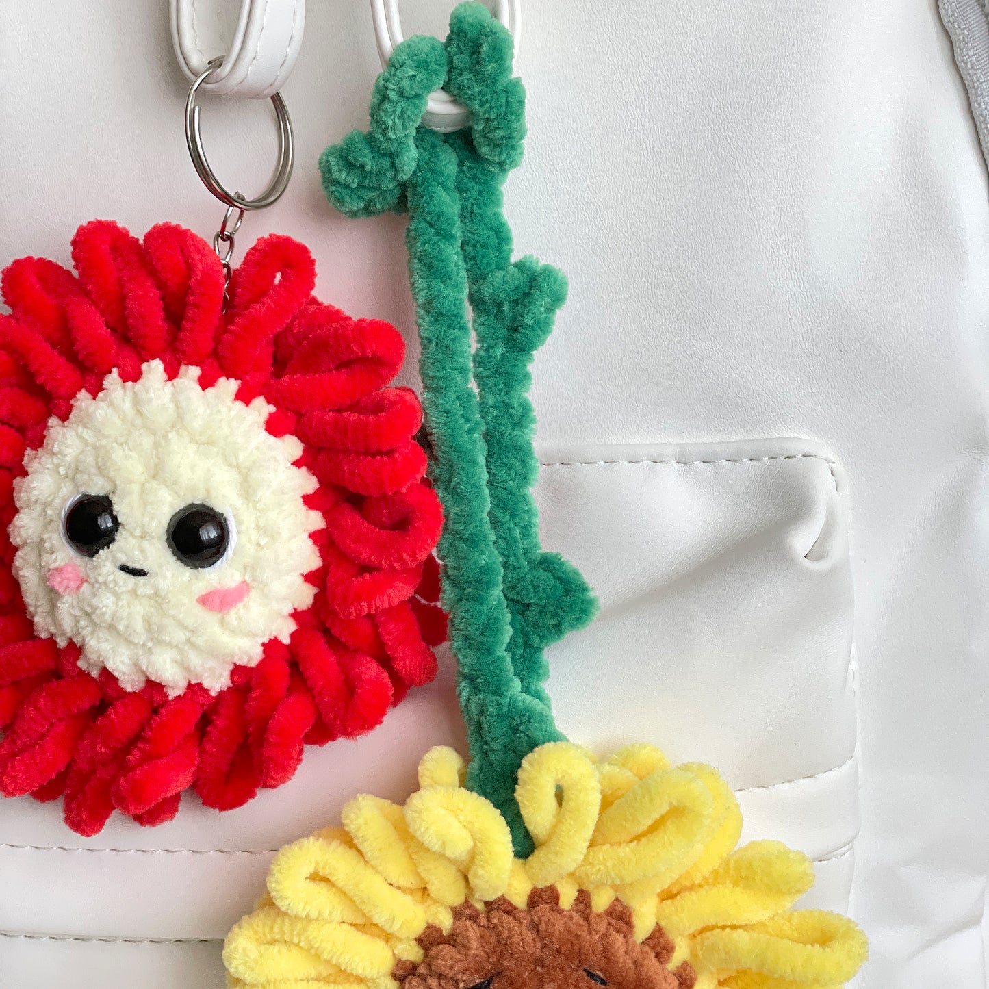 Flower Keychain Crochet Pattern - NO SEW
