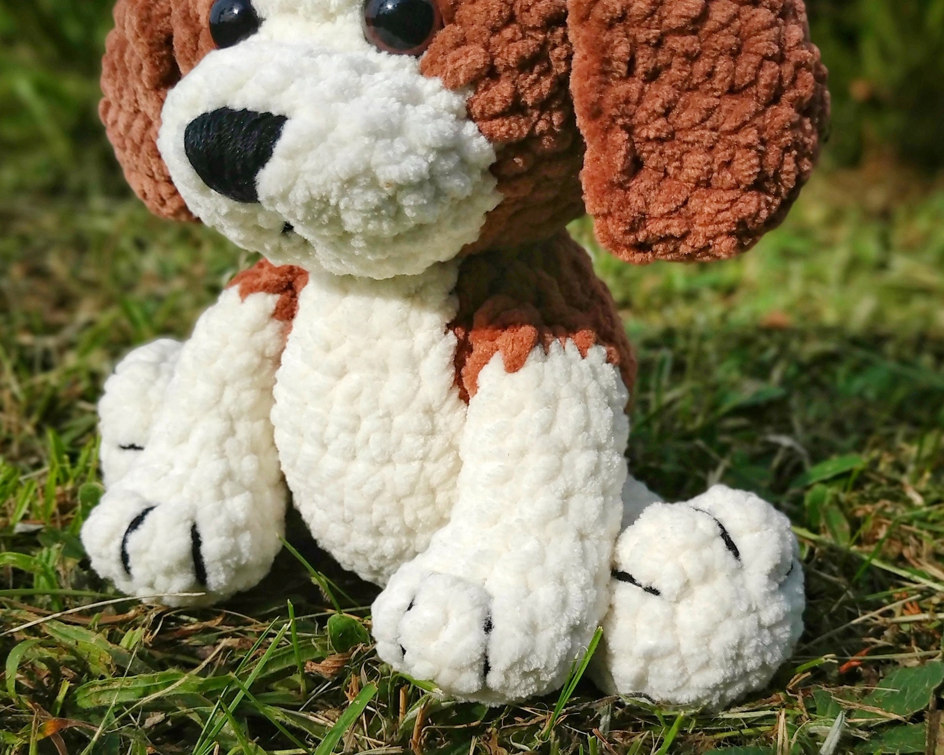 Beagle Dog CROCHET PATTERN, Cute Plush Puppy Amigurumi Toy, Stuffed Animal Pattern, Beginner-Friendly, Instant Download, Chunky Yarn Pattern