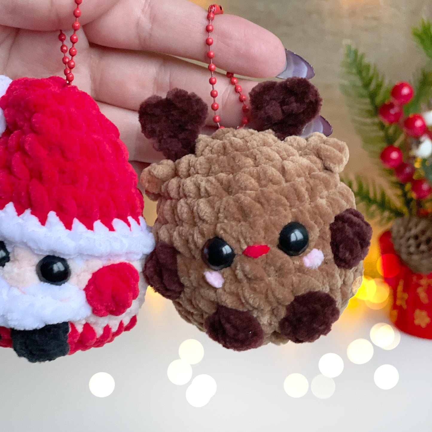 Santa & Reindeer Keychain Crochet Pattern - No Sew