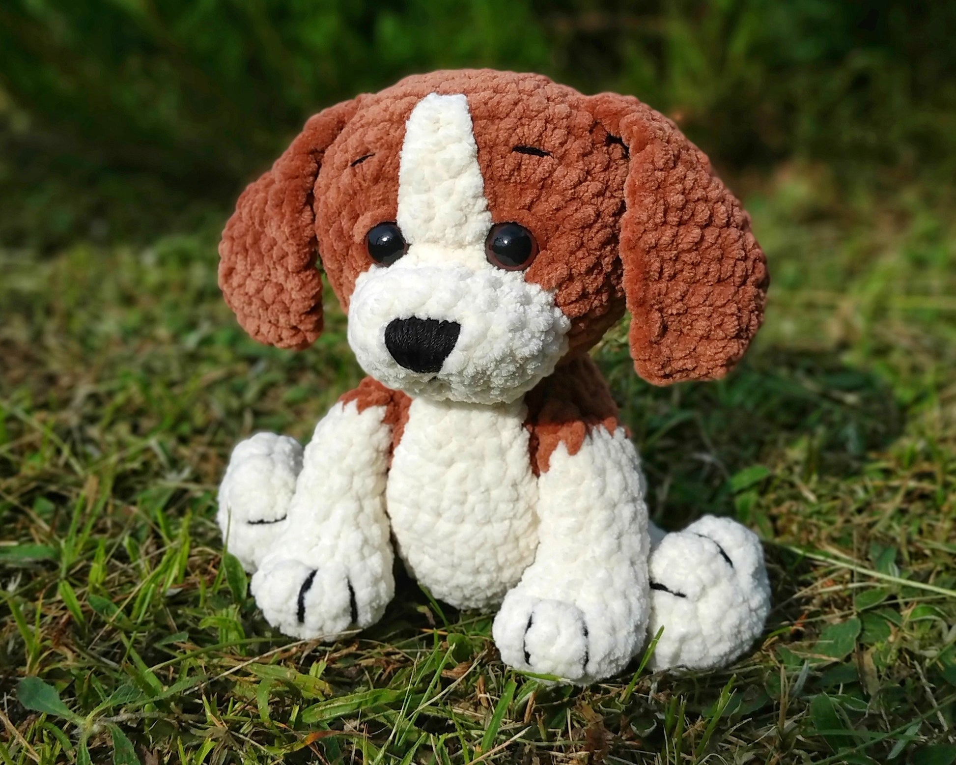 Beagle Dog CROCHET PATTERN, Cute Plush Puppy Amigurumi Toy, Stuffed Animal Pattern, Beginner-Friendly, Instant Download, Chunky Yarn Pattern