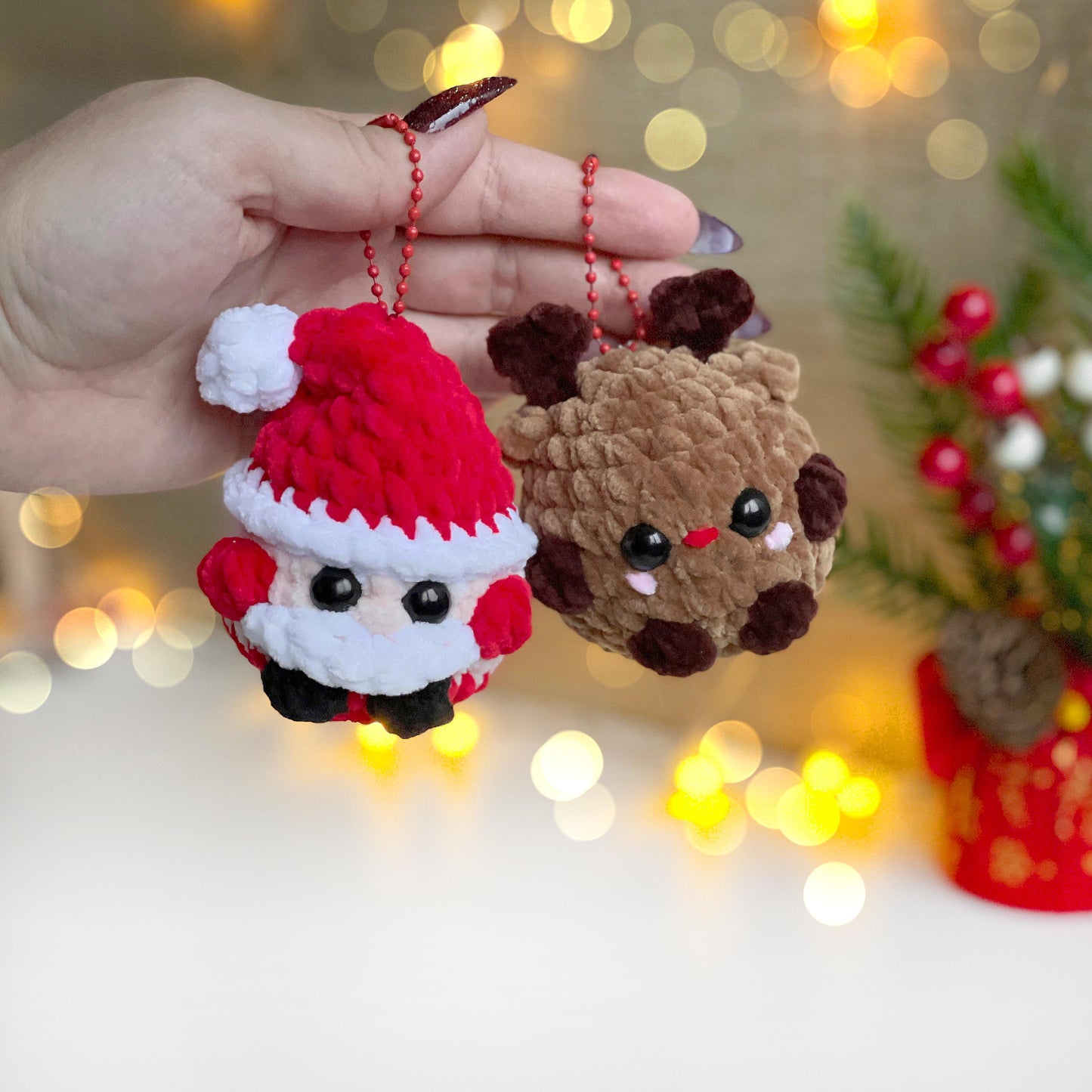 Santa & Reindeer Keychain Crochet Pattern - No Sew