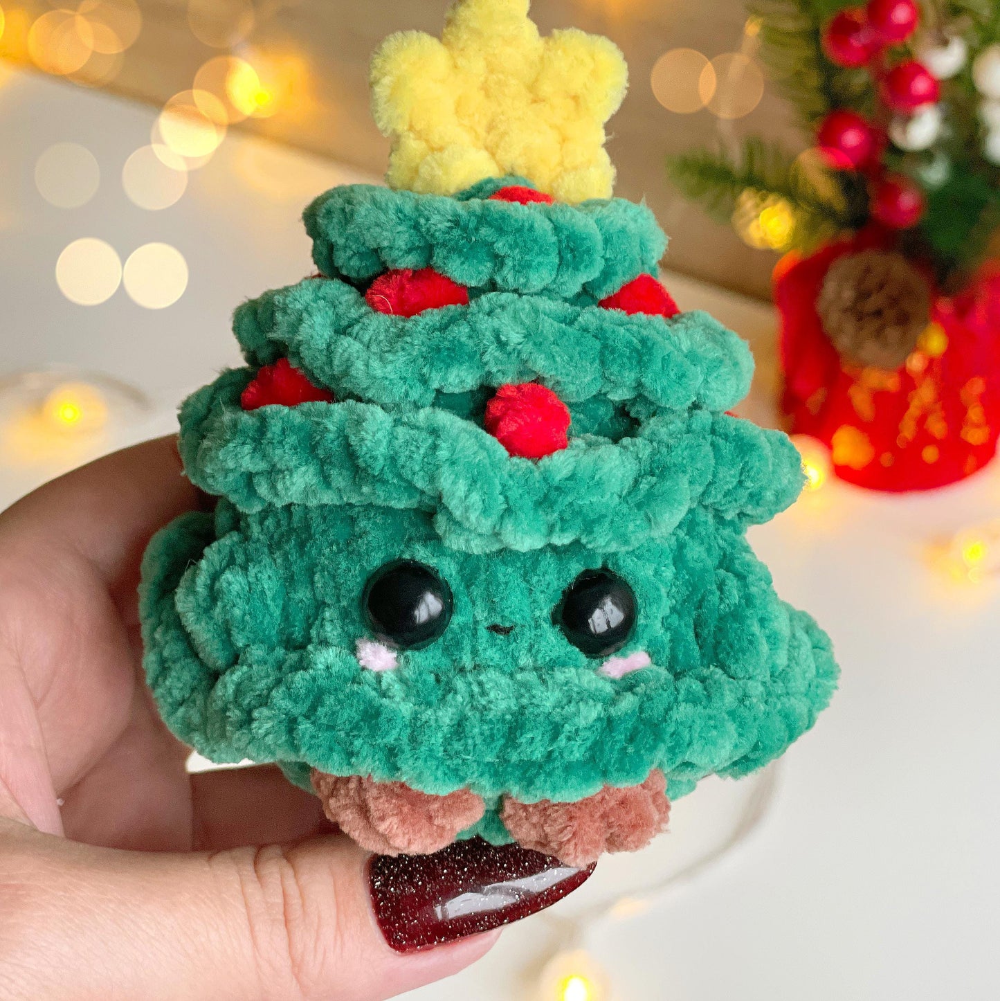 Christmas Tree Keychain Crochet Pattern - Low Sew