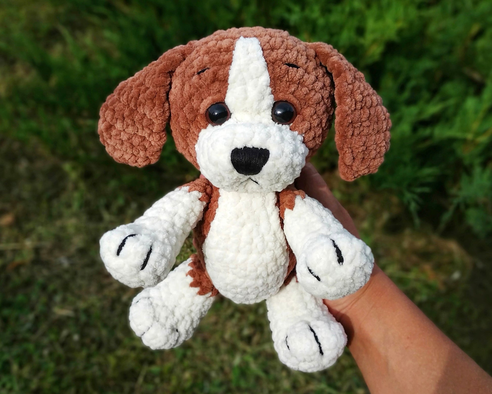 Beagle Dog CROCHET PATTERN, Cute Plush Puppy Amigurumi Toy, Stuffed Animal Pattern, Beginner-Friendly, Instant Download, Chunky Yarn Pattern