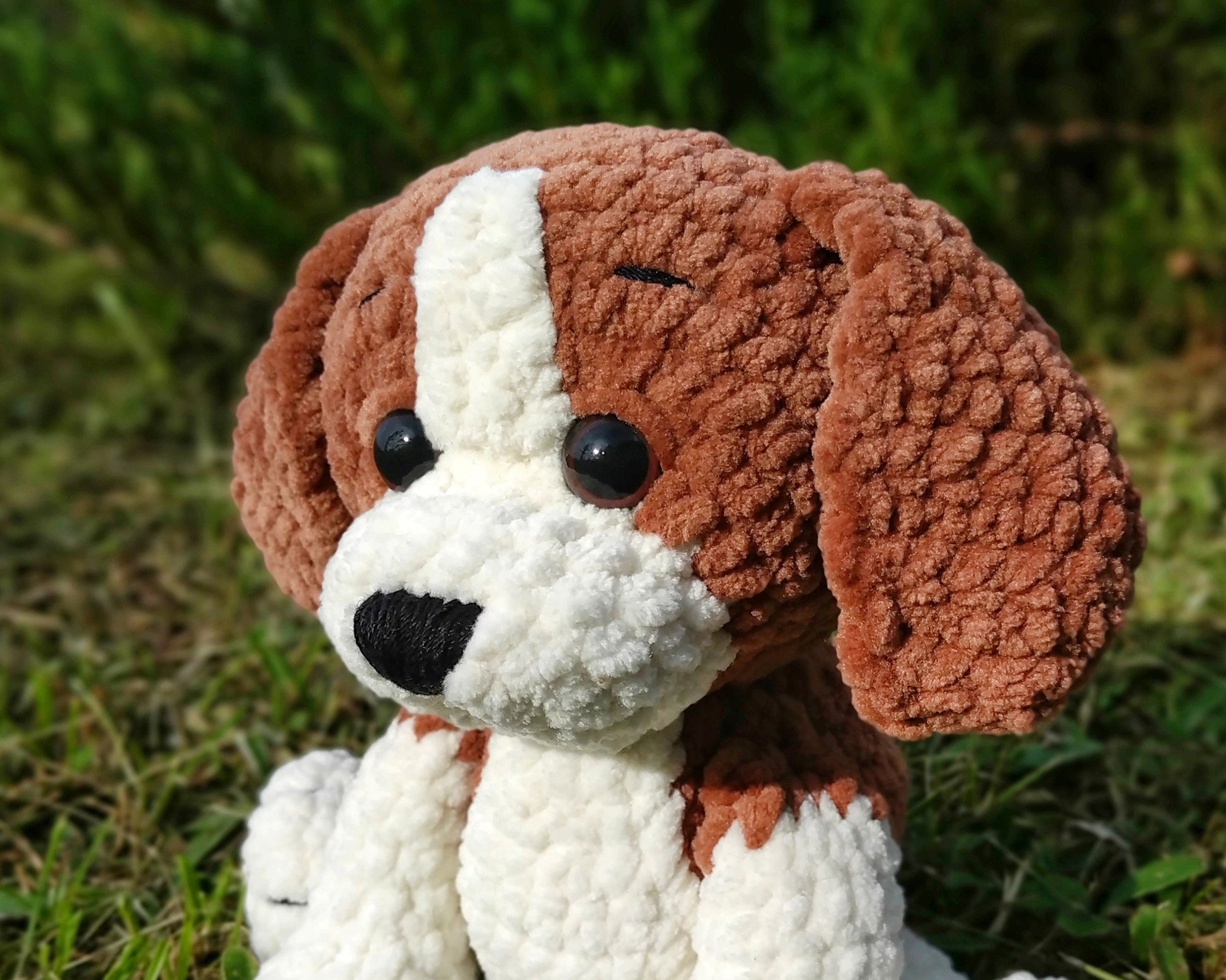Beagle Dog CROCHET PATTERN, Cute Plush Puppy Amigurumi Toy, Stuffed Animal Pattern, Beginner-Friendly, Instant Download, Chunky Yarn Pattern