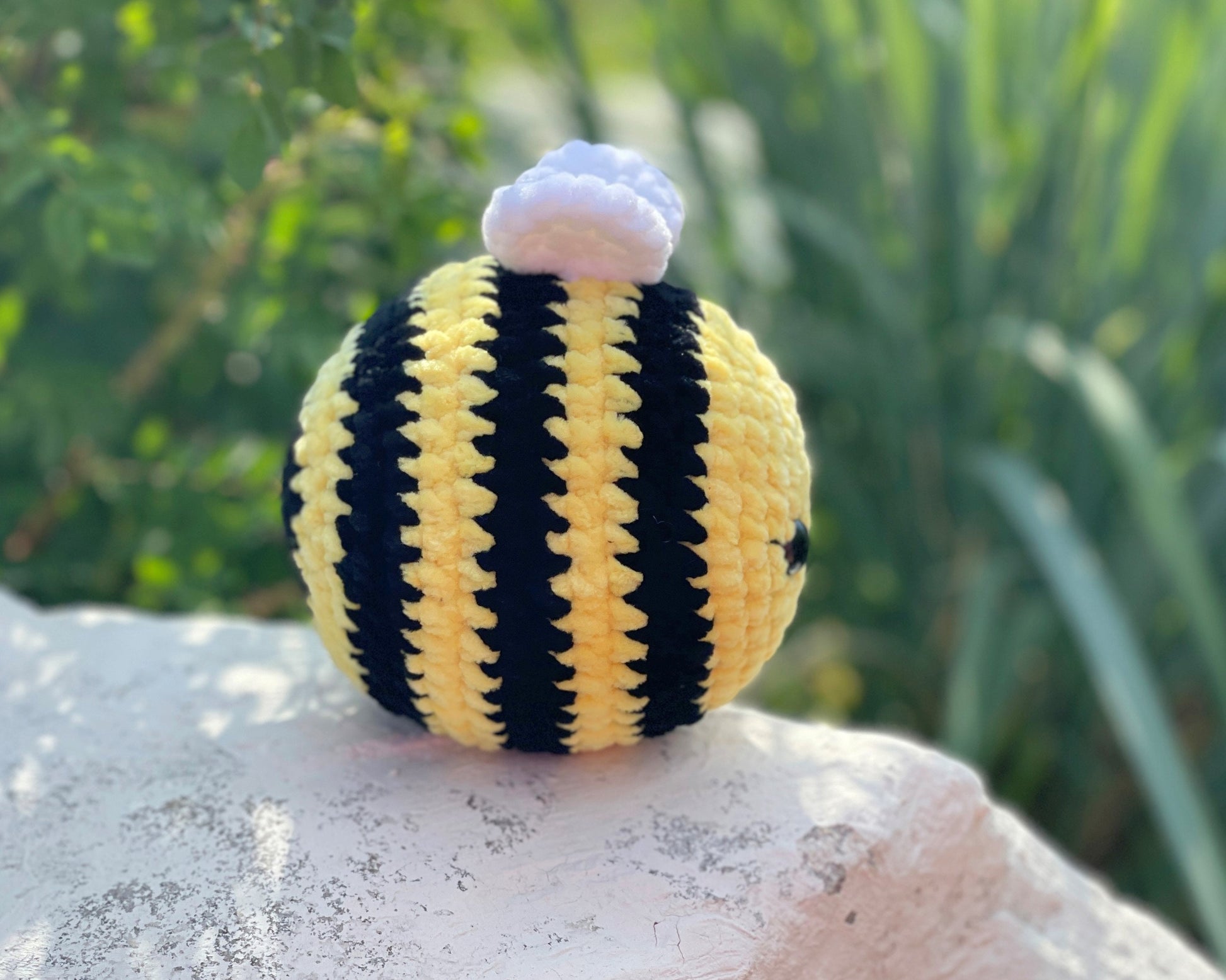Bee Crochet PATTERN, Amigurumi Bumblebee Plushie, Cute Spring Insect, Plush Baby Toy, Chunky Yarn PDF, Cuddly Striped Creature,Large Squishy